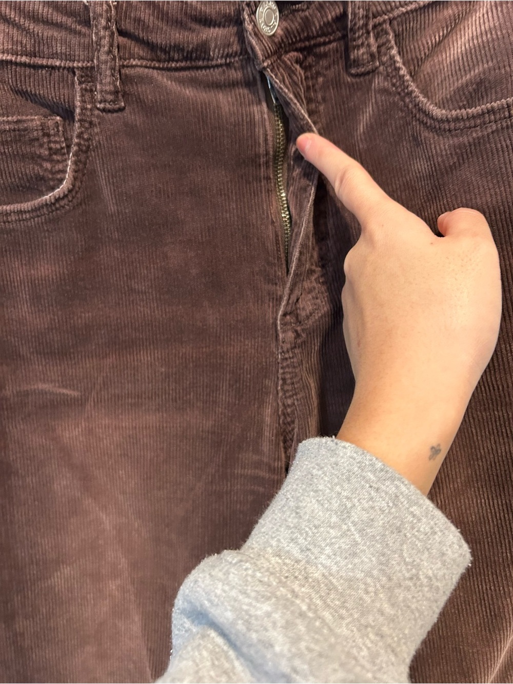 Pilcro Low-Rise Corduroy Flare Jean - Picture 7 of 13